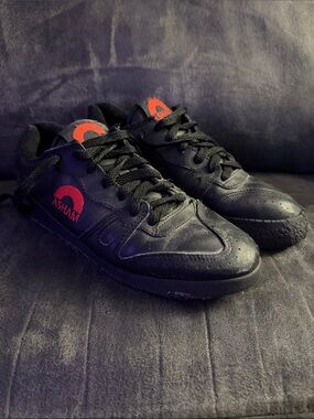 Ladies Asham Curling Shoes w/ red brick slider